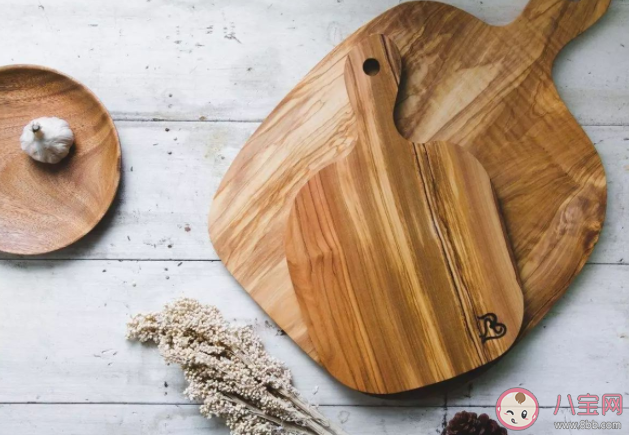 砧板用得越久越脏 砧板要多久换一次 砧板用得越久越脏 砧板要多久换一次