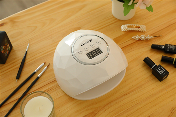 美甲灯温度多高 美甲灯照的指甲疼 美甲灯温度多高 美甲灯照的指甲疼