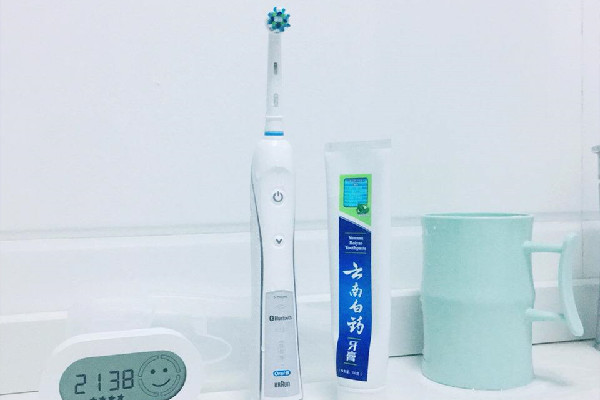 欧乐b电动牙刷好用吗 欧乐b电动牙刷怎么看型号