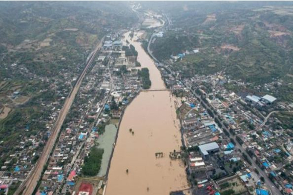 暴雨对生活的影响 暴雨后的山西古建 暴雨对生活的影响 暴雨后的山西古建