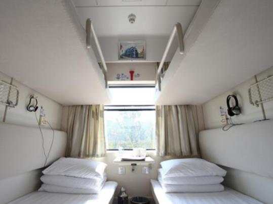 十小时的火车坐软卧舒服还是硬卧舒服?火车的软卧一般在几号车厢