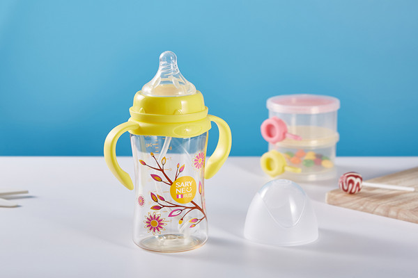 奶瓶能用消毒柜消毒吗 奶瓶能用别人用过的吗 奶瓶能用消毒柜消毒吗 奶瓶能用别人用过的吗