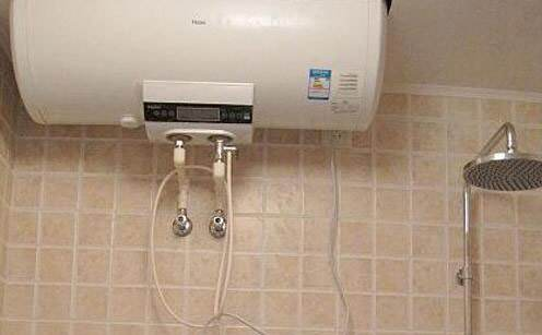 卫生间电热水器及燃气热水器插座安装高度 卫生间电热水器及燃气热水器插座安装高度