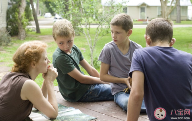 多孩家庭如何照顾孩子的情绪 如何建立合作家庭关系