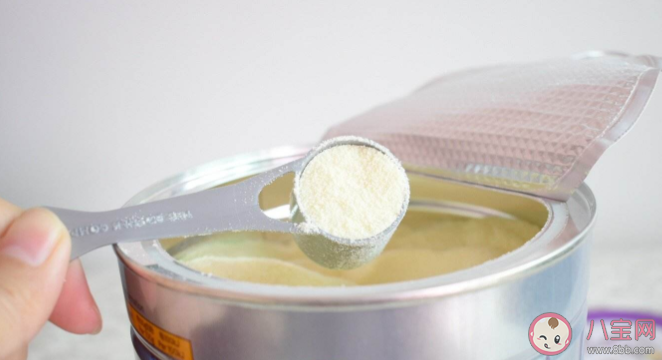 奶粉结块了还能喝吗 怎么看能不能喝 奶粉结块了还能喝吗 怎么看能不能喝