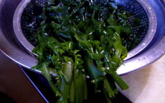 吃裙带菜拉肚子是怎么回事?裙带菜有哪些种类?