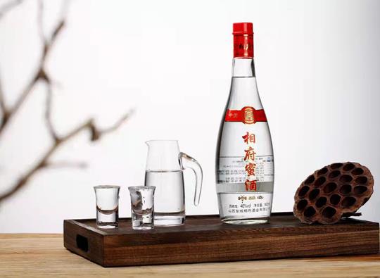 纯粮酒与勾兑酒有什么区别?白酒发黄是好还是不好