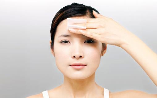 早c晚a还能叠加别的精华吗 早c晚a为什么要用两个精华