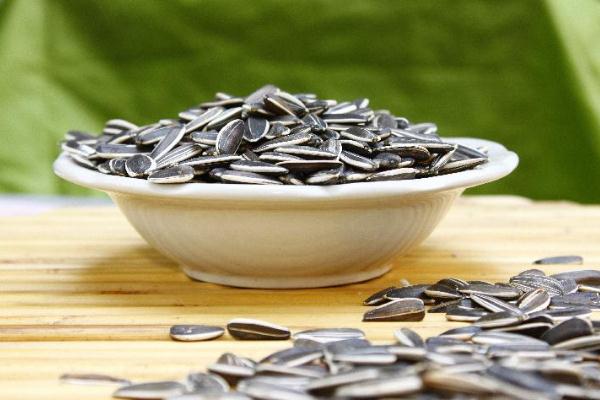 葵瓜子吃多了好不好 葵瓜子会胖吗 葵瓜子吃多了好不好 葵瓜子会胖吗