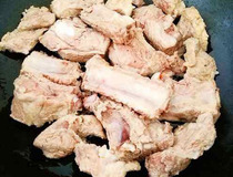 排骨土豆家常做法 7步教你做简单美味红烧排骨土豆块3