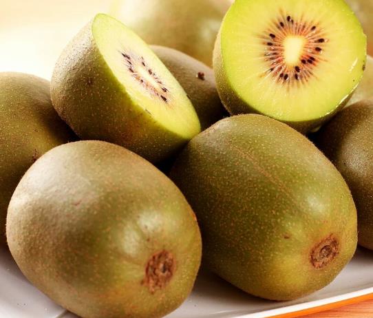猕猴桃中间变透明了是什么情况?为什么猕猴桃有畸形果子