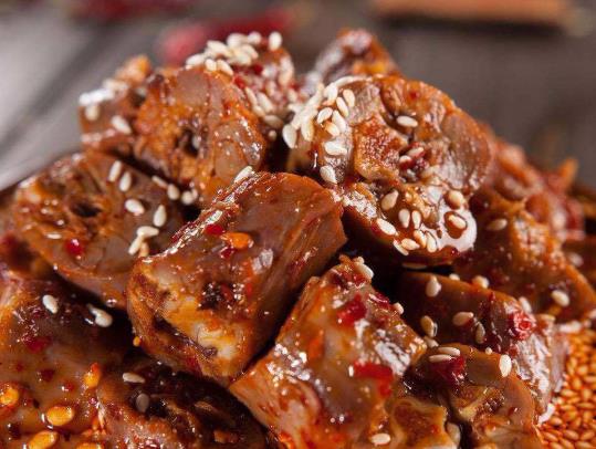 鸭脖怎么做出来是干的?减肥可以吃风干鸭脖吗