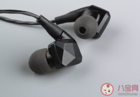 降噪耳机实用性大吗 降噪耳机到底有没有用 降噪耳机实用性大吗 降噪耳机到底有没有用