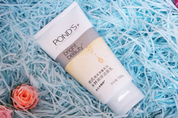 洗面奶会不会把毛孔洗大 洗面奶会不会导致长痘