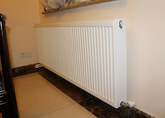 楼上楼下都是地暖中间还用供暖吗?暖气报停了怎么还热