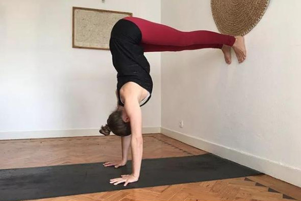 倒立可以防止脱发吗 倒立可以改善皮肤吗 倒立可以防止脱发吗 倒立可以改善皮肤吗