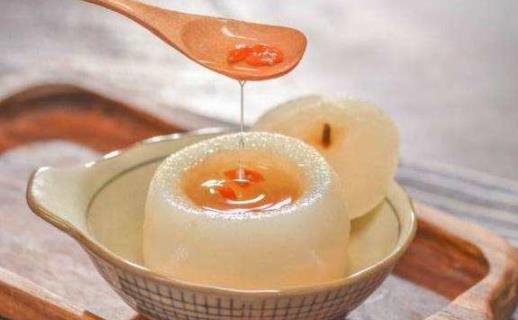 冰糖炖雪梨是药膳吗 煮梨水放冰糖好不好