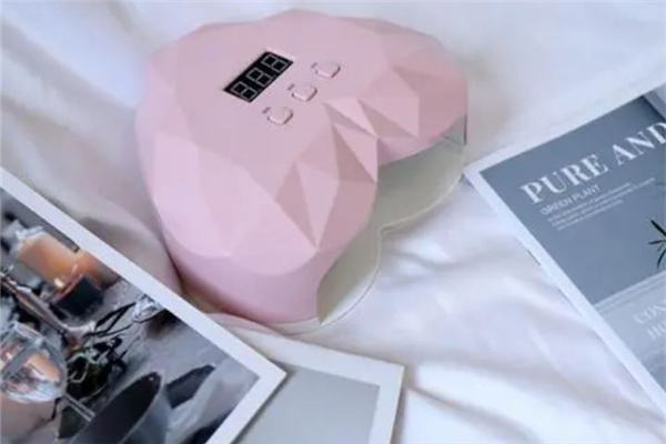 美甲灯是什么原理 美甲灯可以用什么替代 美甲灯是什么原理 美甲灯可以用什么替代