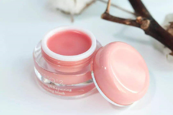 唇膜是白天用还是晚上用 唇膜对身体有害吗 唇膜是白天用还是晚上用 唇膜对身体有害吗