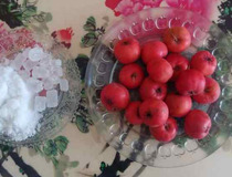 怎样做红果罐头 酸酸甜甜红果罐头怎么做1