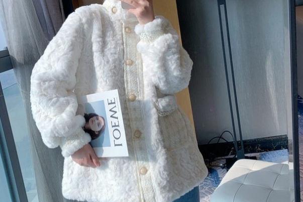 羊羔毛外套有折痕怎么办 羊羔毛的衣服可以熨烫吗 羊羔毛外套有折痕怎么办 羊羔毛的衣服可以熨烫吗