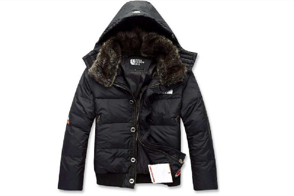 羽绒服买什么样的好看 羽绒服和什么裤子搭配 羽绒服买什么样的好看 羽绒服和什么裤子搭配