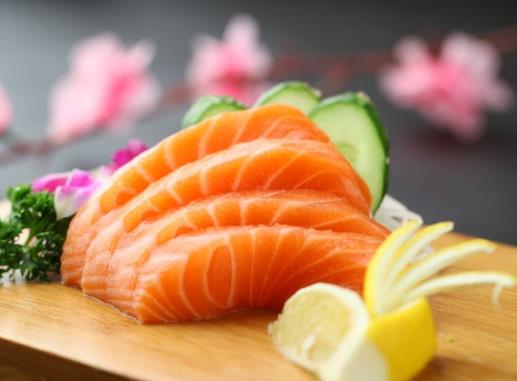 三文鱼的保鲜期是多久?三文鱼吃不完冷冻起来还能吃吗