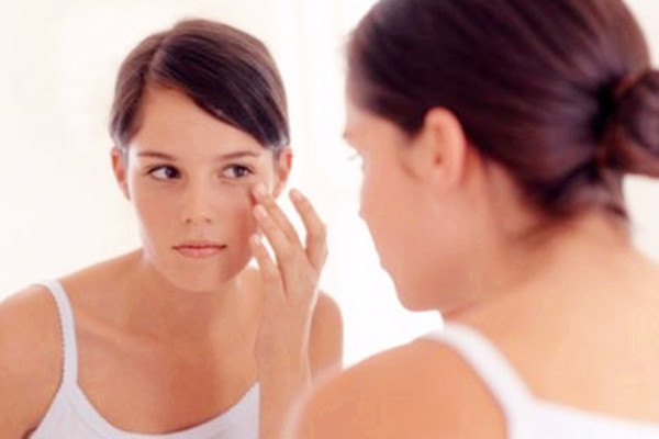 有粉刺可以化妆吗 有粉刺可以刷酸吗 有粉刺可以化妆吗 有粉刺可以刷酸吗