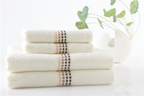 浴巾买回来要洗一下吗 浴巾买多大的合适 浴巾买回来要洗一下吗 浴巾买多大的合适