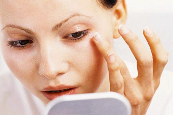 黑眼圈太重了怎么消除 黑眼圈多久会消失 黑眼圈太重了怎么消除 黑眼圈多久会消失