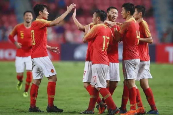 足球比赛是几号足球 足球比赛换人名额是几个 足球比赛是几号足球 足球比赛换人名额是几个