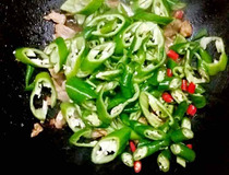 辣炒猪肉做法图解 8步教你做辣炒猪肉6