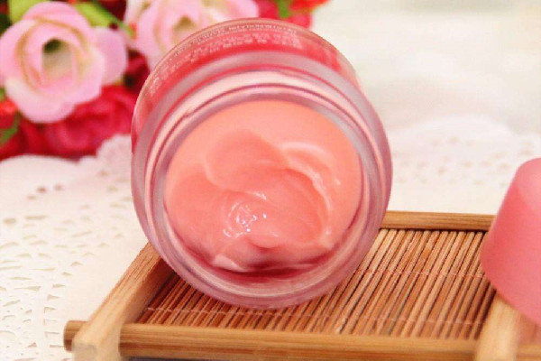 唇膜是白天用还是晚上用 唇膜对身体有害吗 唇膜是白天用还是晚上用 唇膜对身体有害吗