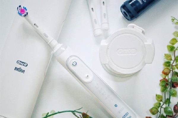 欧乐b电动牙刷要充电多久 欧乐b电动牙刷要一直放底座上吗 欧乐b电动牙刷要充电多久 欧乐b电动牙刷要一直放底座上吗