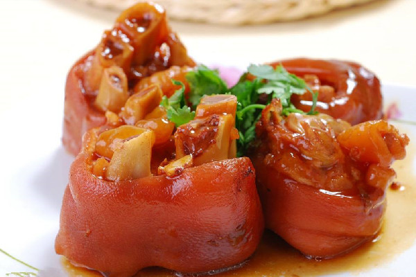 猪蹄炖汤什么时候放盐 猪蹄要炖多久才烂 猪蹄炖汤什么时候放盐 猪蹄要炖多久才烂