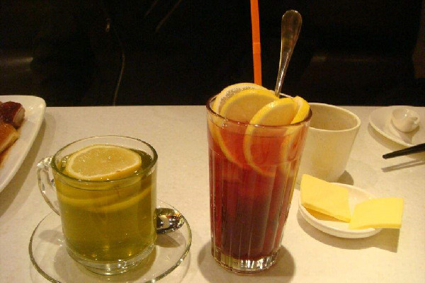 柠檬茶可以每天都喝吗 柠檬茶对胃有影响吗 柠檬茶可以每天都喝吗 柠檬茶对胃有影响吗