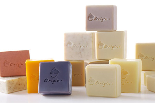 手工皂和普通香皂的区别 手工皂适合敏感肌吗 手工皂和普通香皂的区别 手工皂适合敏感肌吗