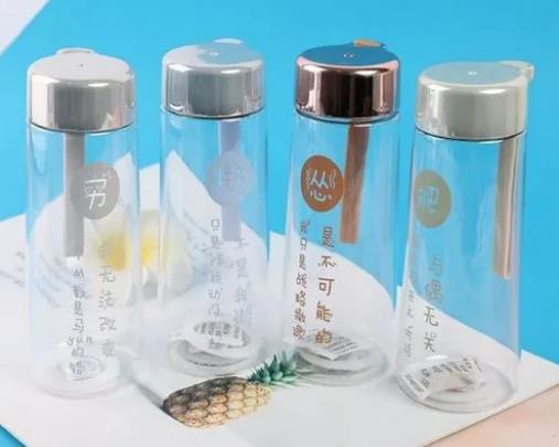 塑料杯用久了有异味怎么去除?透明塑料杯发黄怎么处理