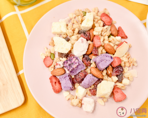 水果干适合减肥期间吃吗 如何选择水果干 水果干适合减肥期间吃吗 如何选择水果干