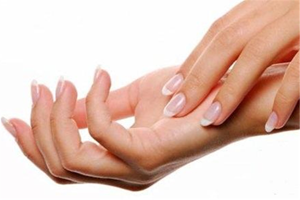 手上一直裂口子怎么办 手上裂口不愈合怎么回事 手上一直裂口子怎么办 手上裂口不愈合怎么回事