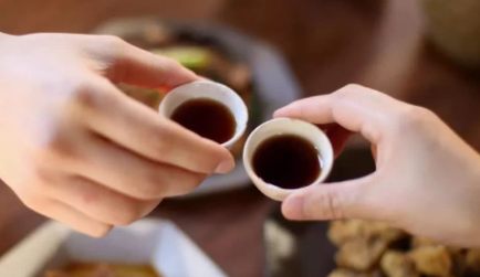 女人每次喝黄酒喝多少为最佳3