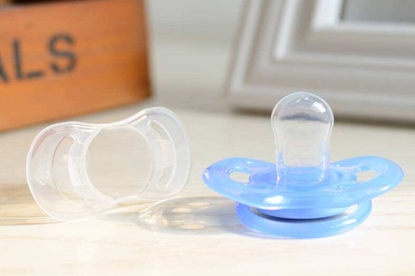 安抚奶嘴要定期更换吗 安抚奶嘴要每天消毒吗 安抚奶嘴要定期更换吗 安抚奶嘴要每天消毒吗