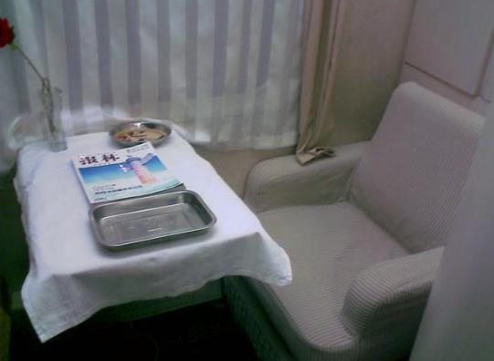 高级软卧房间里能抽烟吗?女生单独出行应该乘坐过夜的高级软卧吗