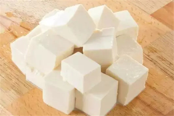 豆腐含嘌呤高吗 豆腐有什么营养成分 豆腐含嘌呤高吗 豆腐有什么营养成分