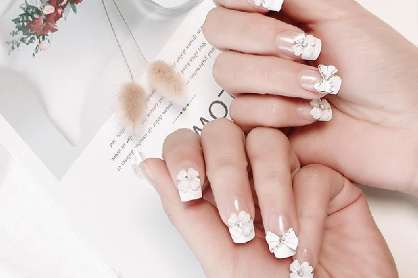 穿戴甲要打磨甲片吗 穿戴甲是需要每天摘的吗 穿戴甲要打磨甲片吗 穿戴甲是需要每天摘的吗