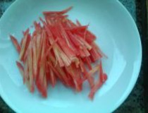 红萝卜炒鸡蛋 营养小炒红萝卜炒鸡蛋做法2