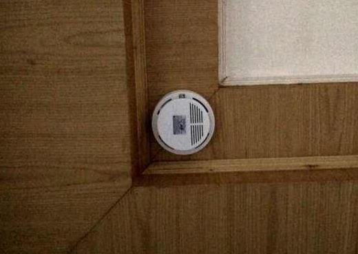 烟雾报警器一直响怎么关?烟雾报警器是怎么工作的