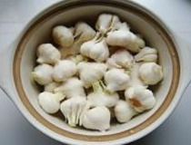 蒜头腌制方法 在家如何自制腌蒜头？2