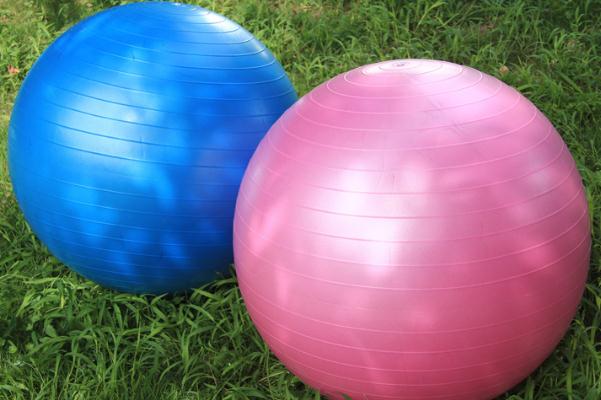 瑜伽球有助于顺产吗 孕妇练习瑜伽球一次坐多久 瑜伽球有助于顺产吗 孕妇练习瑜伽球一次坐多久