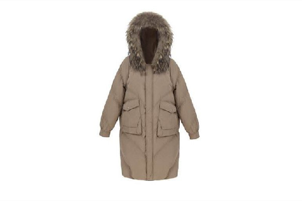 羽绒服破了个小洞怎么修补 羽绒服破洞可以干洗吗 羽绒服破了个小洞怎么修补 羽绒服破洞可以干洗吗